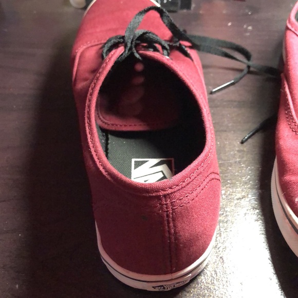 Maroon vans - Picture 3 of 5